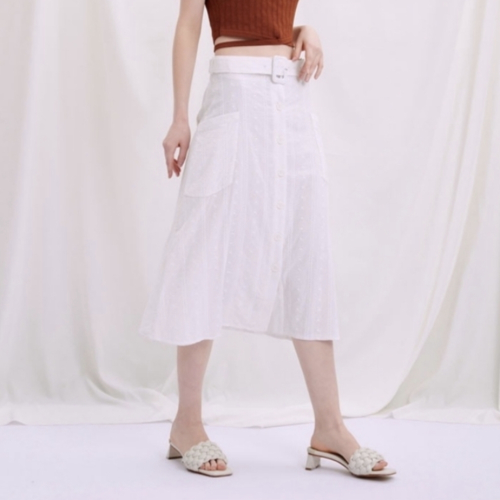 Petite studio white eyelet skirt NWT